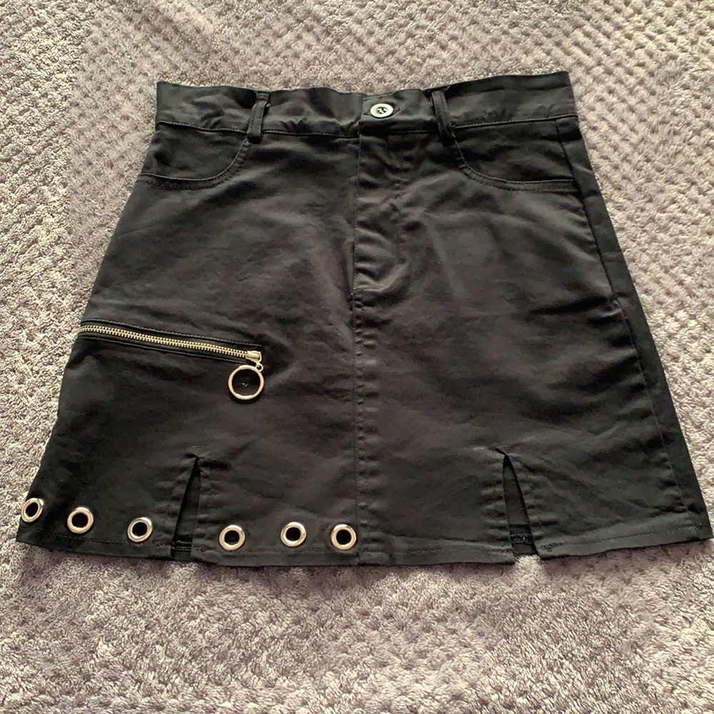 Black zipper detail dress